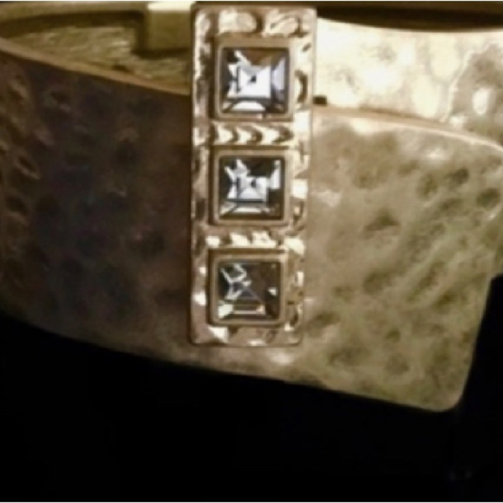 Lia Sophia That’s a Wrap Cuff Bracelet - Picture 3 of 11